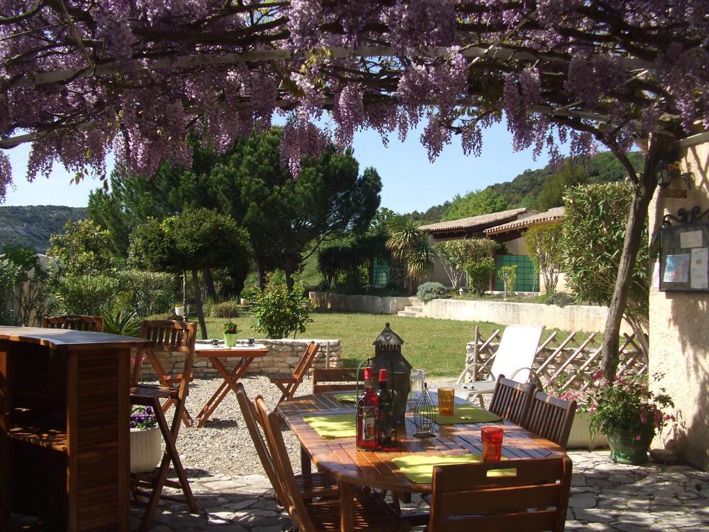 Espace Loisirs Hotel Saint-Martin-d'Ardeche Exterior photo